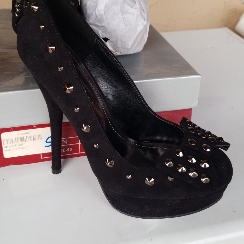 Heel - Picture 3 of 4